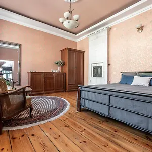 Central Gate Apartments. Self Check-in Apartment