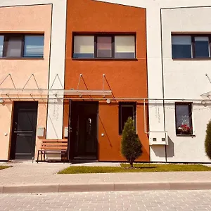 Comfortable Townhouse Apartment *