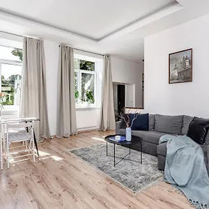 Spacious Centre With Parking Self Check-in Apartment