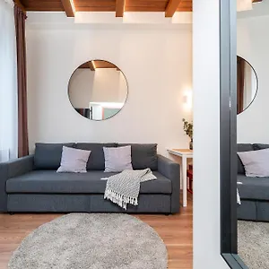 Cozy In The Center Apartment