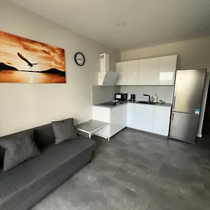 Bright And Cozy Place To Apartment