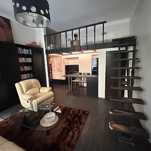Bostona Flat