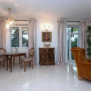Luxury In Old Town With Private Garden Vilnius