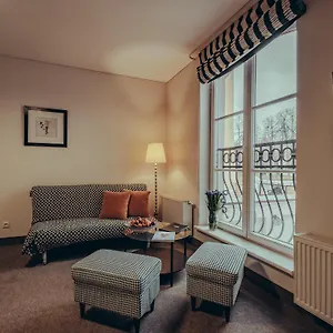 Hotel Moon Garden Old Town 4*