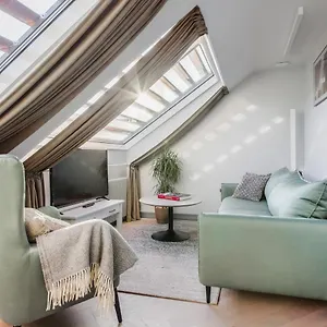 #stayhere - Modern Luxury In The Heart Of Old Town Apartment *