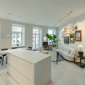 Romain Gary Apartment/old Town Apartment