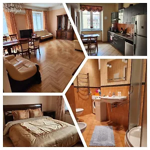 Apartment Happy Arka The Heart Of Old Town, Self-check-in, A-c, Car-parking, Balkony *
