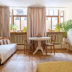 Apartment Cozy With Inner Yard