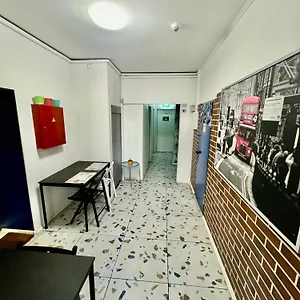 Barcelona & Pub Hostel