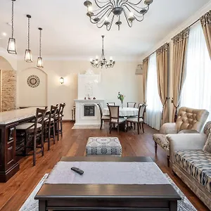 Luxury And Unique Pilies Street 2 Bedroom *