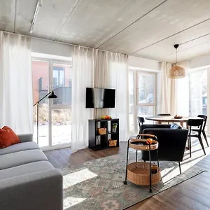 Sunny, Peaceful & Spacious By Urban Rent Apartment