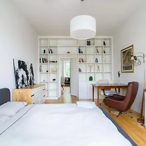 Charming Flat With Great Location By Urban Rent *