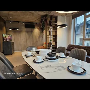 Happy Vip Lounge, Self Check-in, Parking
