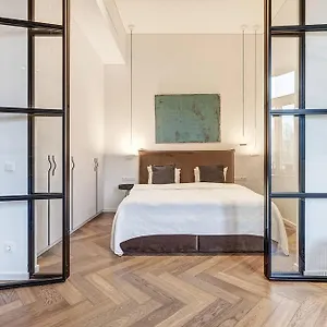 Boutique In Old Town Apartment