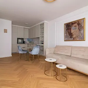 Apartment Stylish With Balcony By Urban Rent