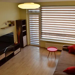 Ozas With Parking Apartment