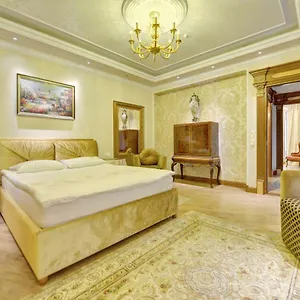 Luxury Pilies Avenue Apartment