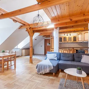 Apartment With 3 Bedrooms In Old Town By Urban Rent *