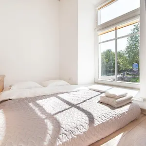 Sunny&spacious Near The Station Apartment